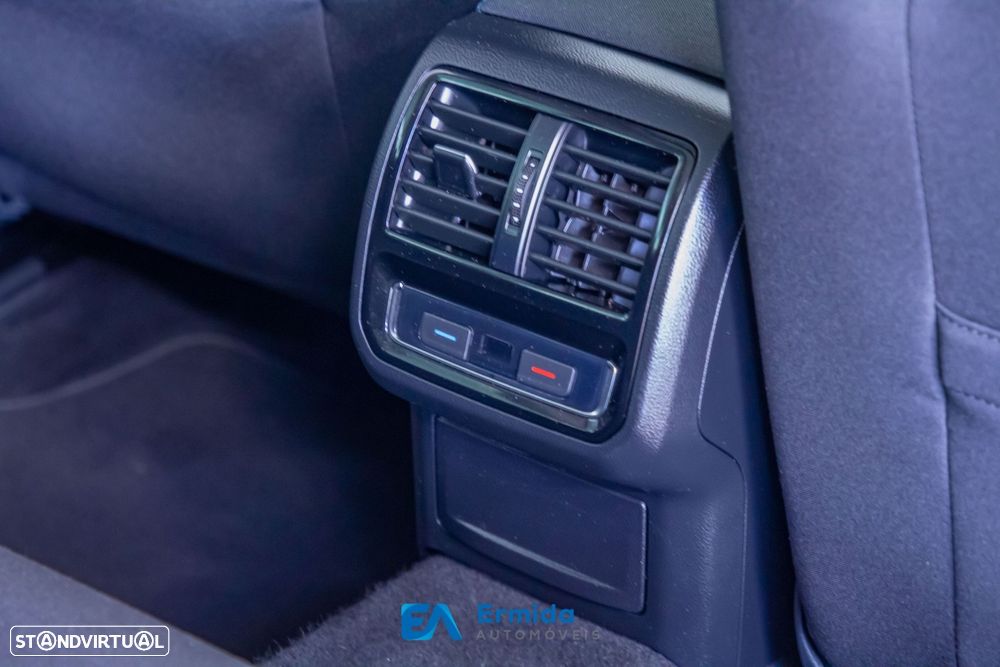 VW Passat Variant - 49