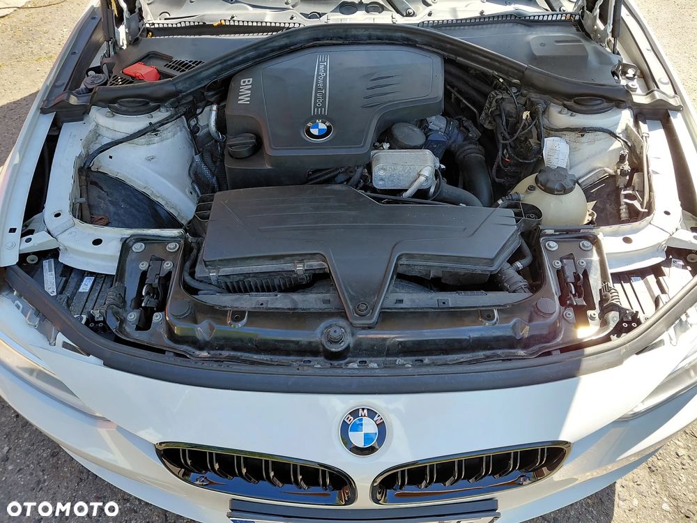 BMW Seria 3 320i Sport Line - 27