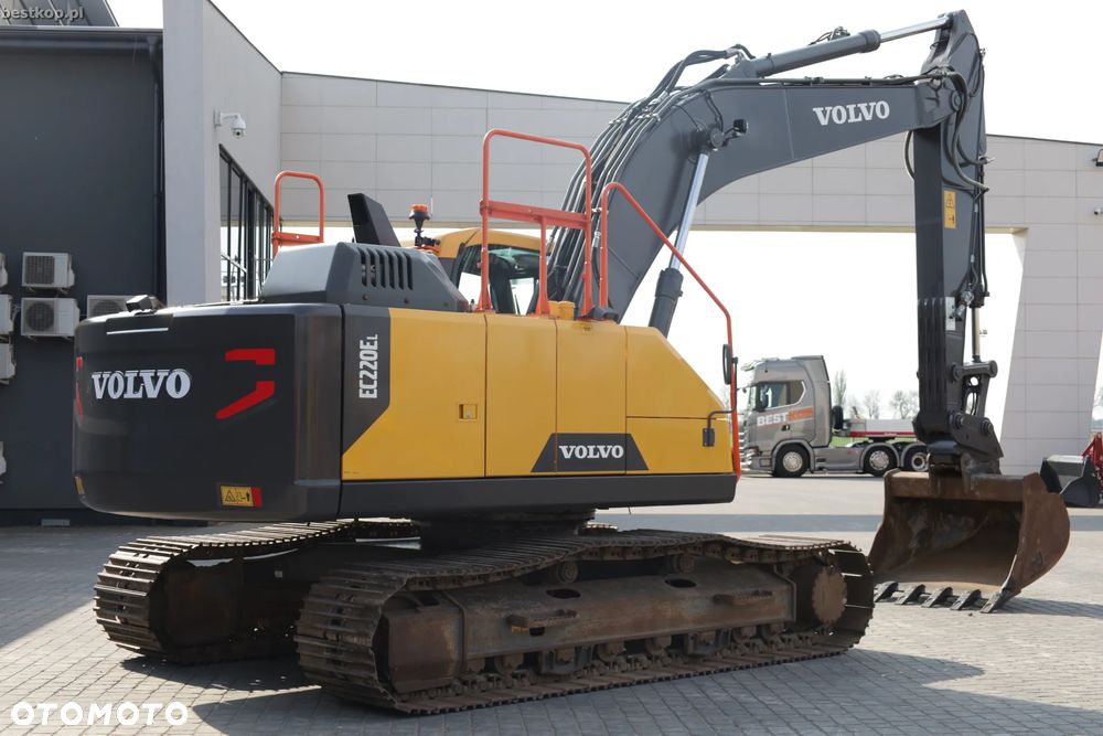 Volvo EC220EL - 9