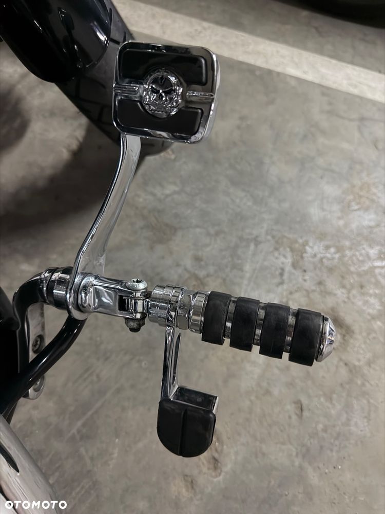 Harley-Davidson Dyna Street Bob - 15