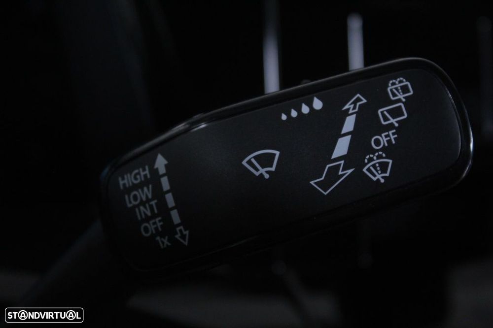 VW Multivan 1.5 TSI e-Hybrid Life DSG Versão Fiscal - 26