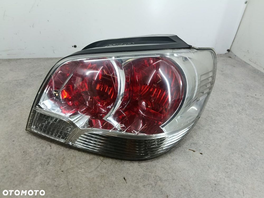 LAMPA TYLNA PRAWA MITSUBISHI OUTLANDER I - 4