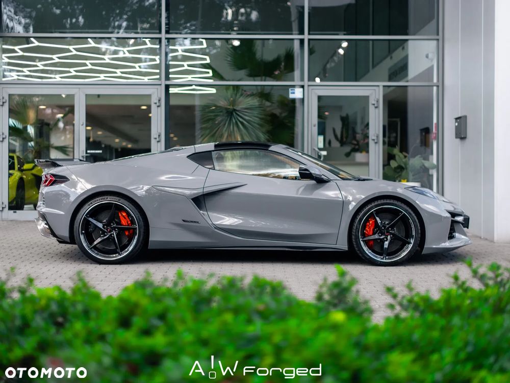 Chevrolet Corvette - 7