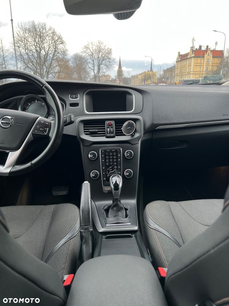 Volvo V40 D3 Drive-E Momentum - 11