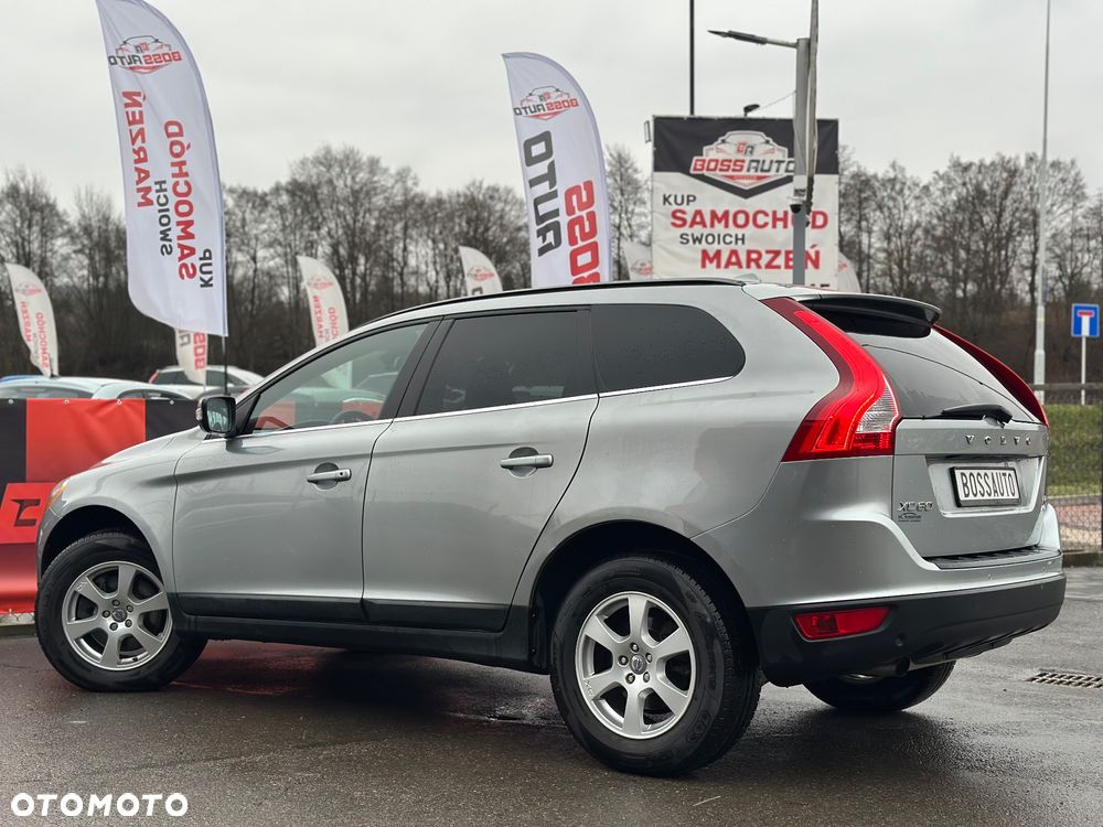 Volvo XC 60 D5 AWD - 8