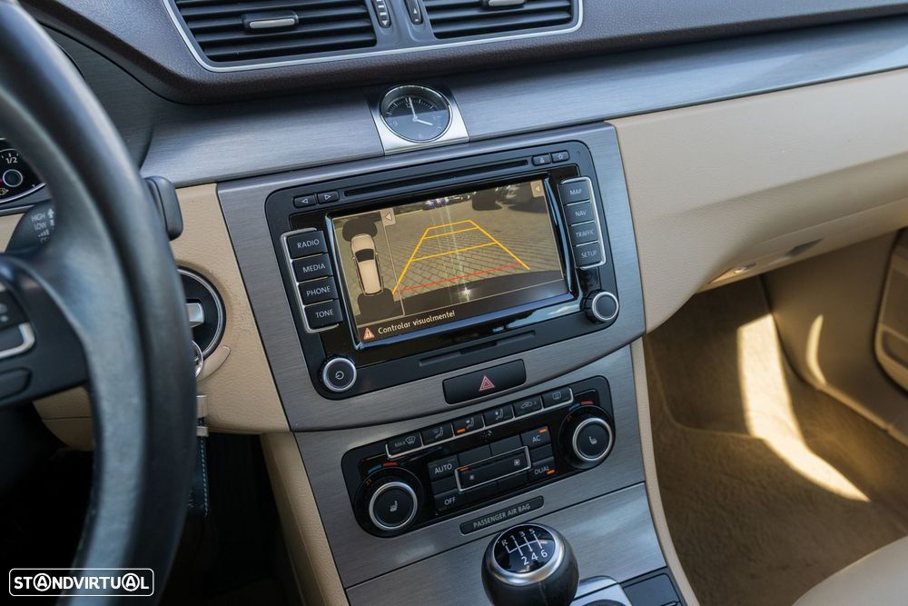 VW Passat Variant 2.0 TDI Highline - 15