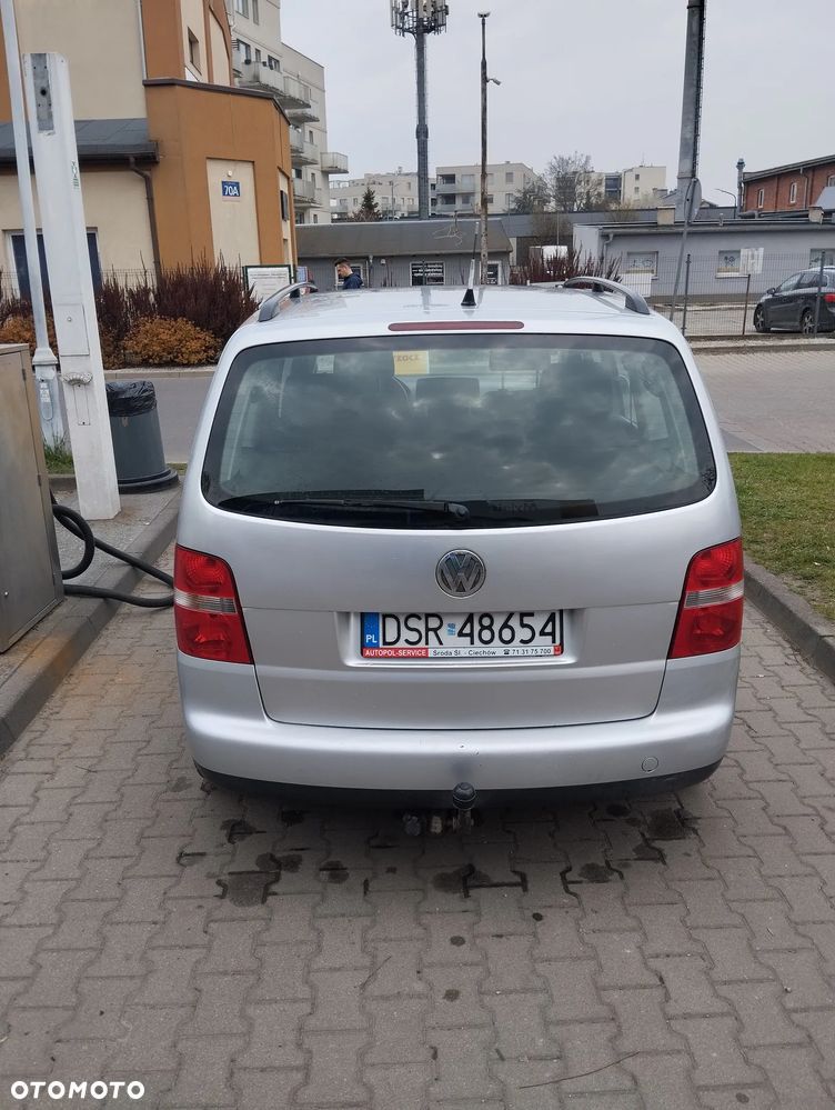 Volkswagen Touran 1.6 FSI Trendline - 5