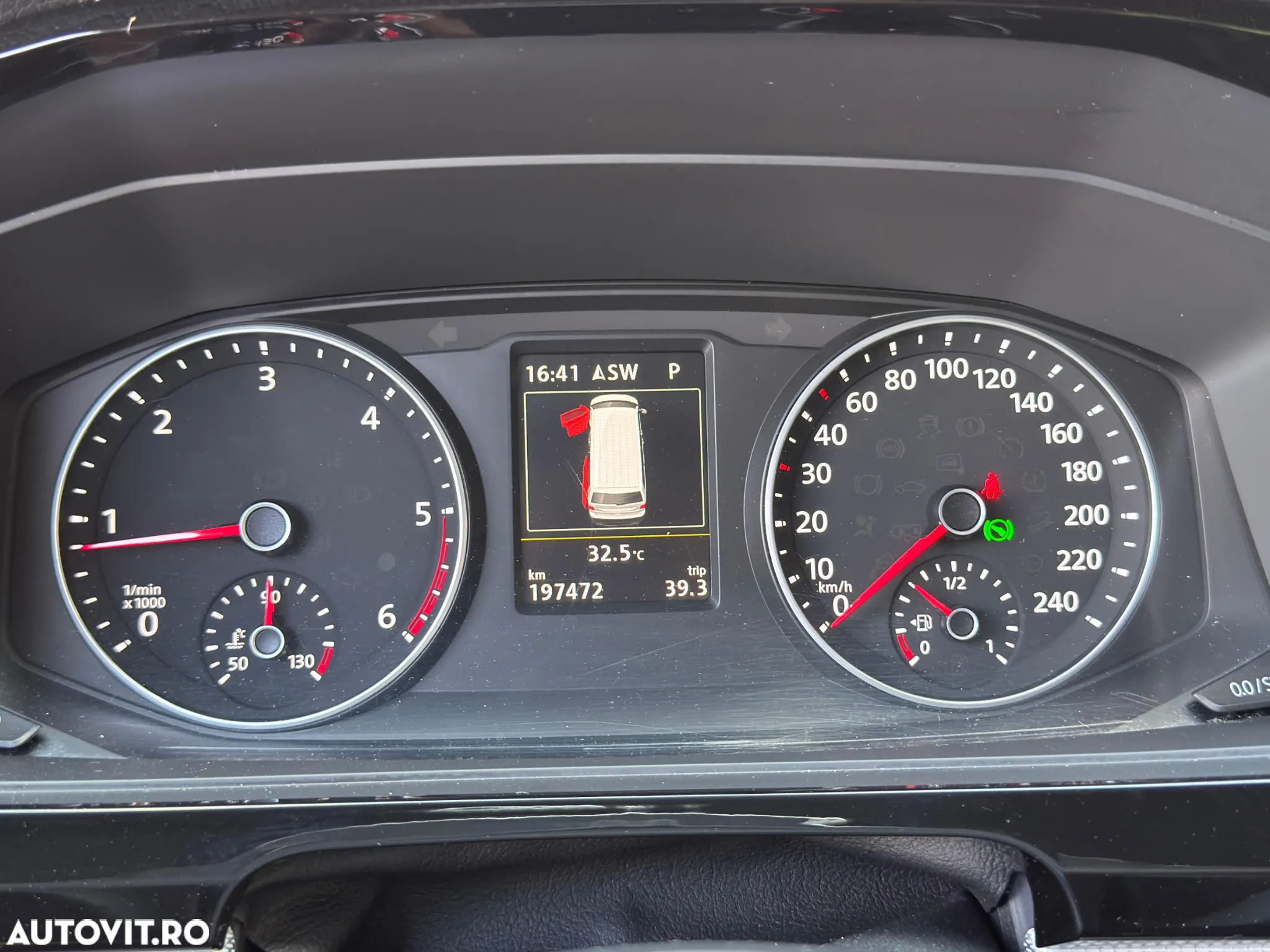 Volkswagen Multivan - 36