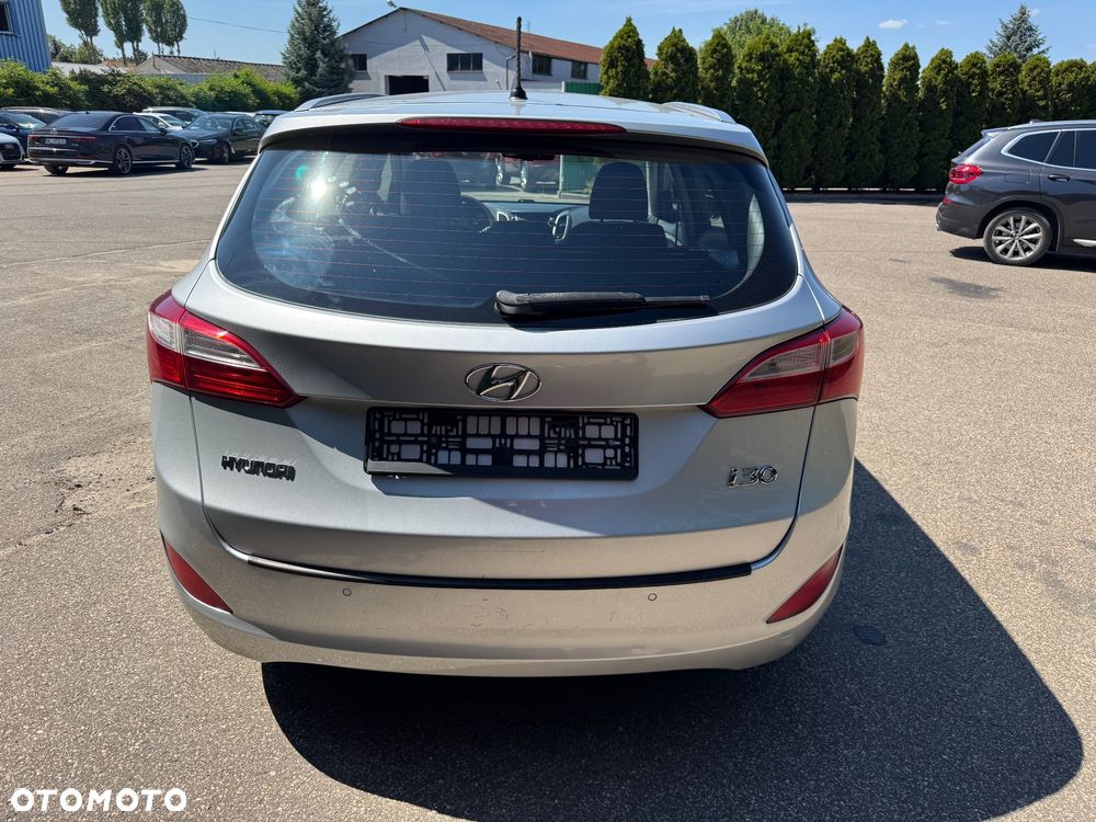 Hyundai i30 blue 1.4 YES Gold - 9