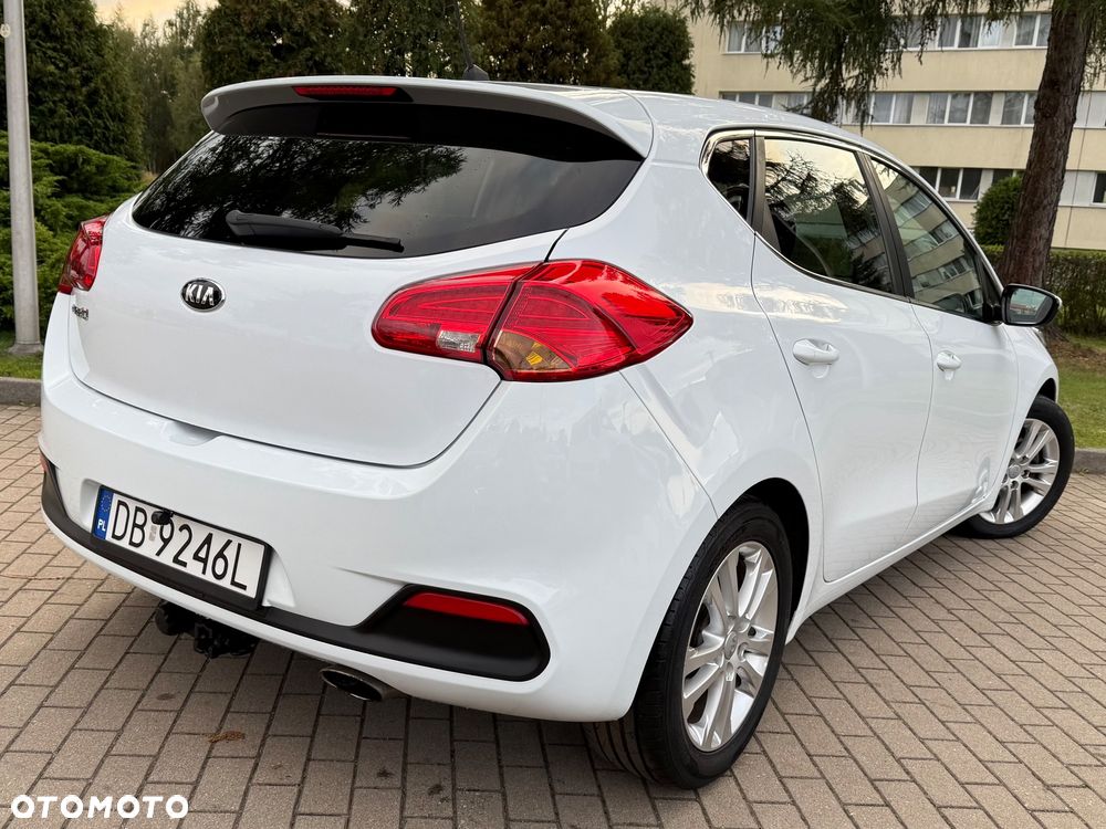 Kia Ceed 1.4 CVVT Dream Team Edition - 24