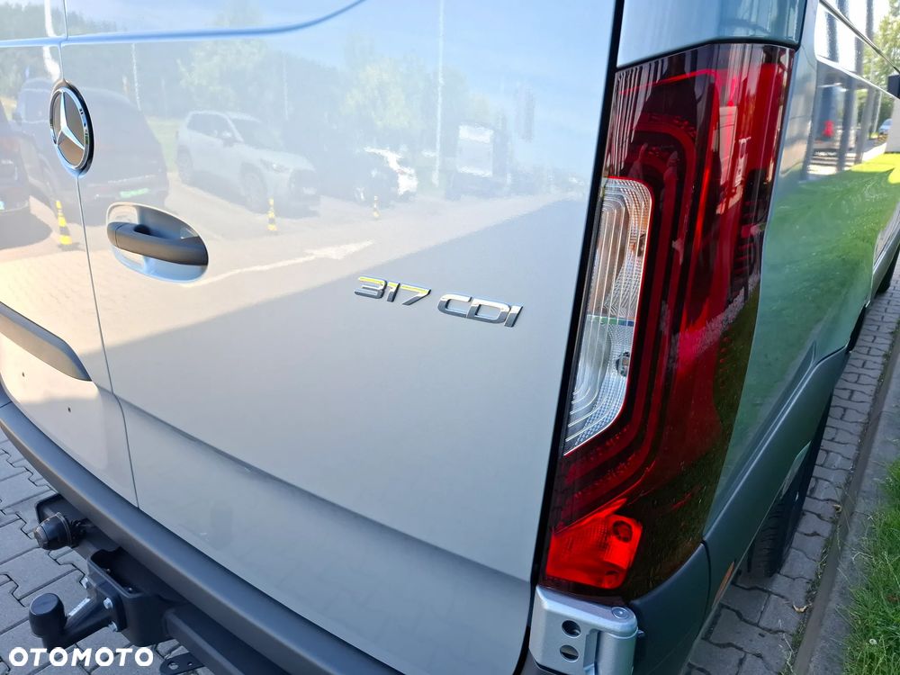 Mercedes-Benz Sprinter 317 CDI Furgon PRO długi 4325 mm L3H2 - 11