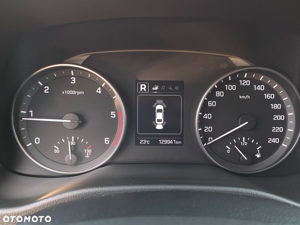 Hyundai Elantra 1.6 CRDi Style - 17