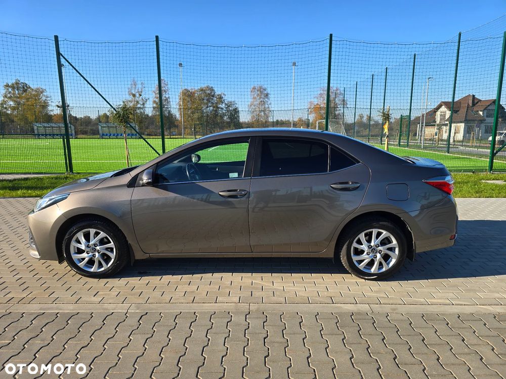 Toyota Corolla 1.6 Comfort - 19