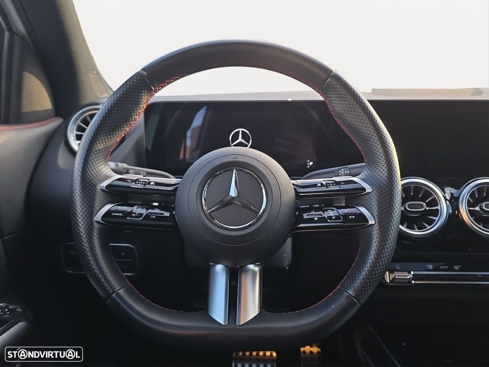 Mercedes-Benz GLA 180 - 10