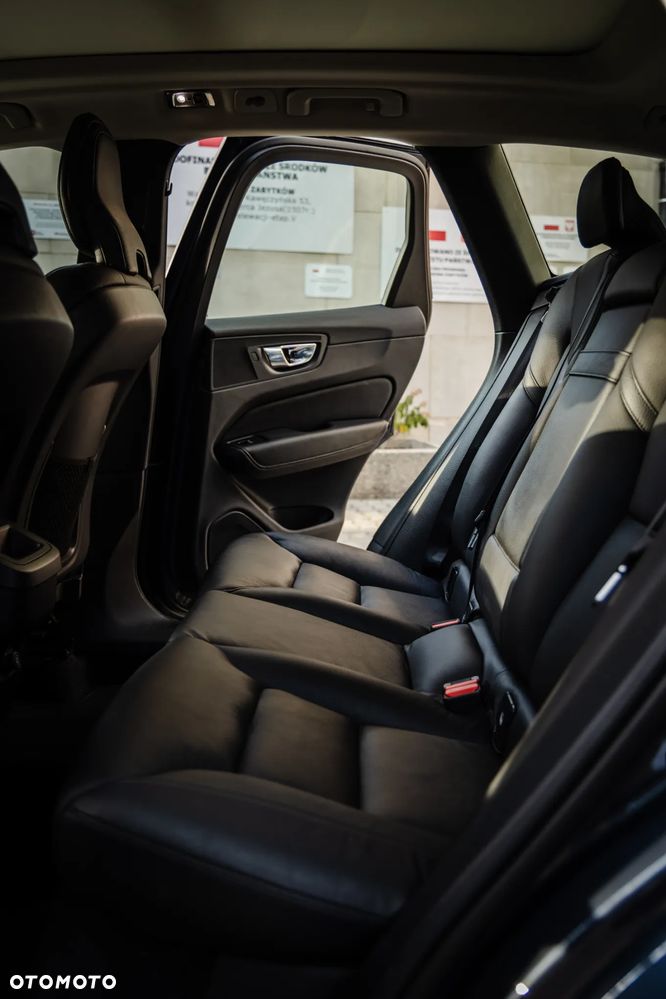 Volvo XC 60 B4 D AWD Inscription - 8