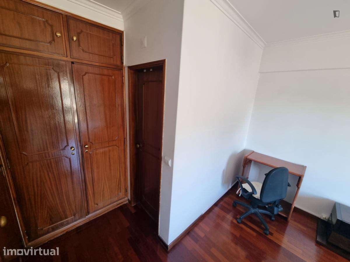 Quarto - localizado em Carcavelos Lisbon - Grande imagem: 3/10