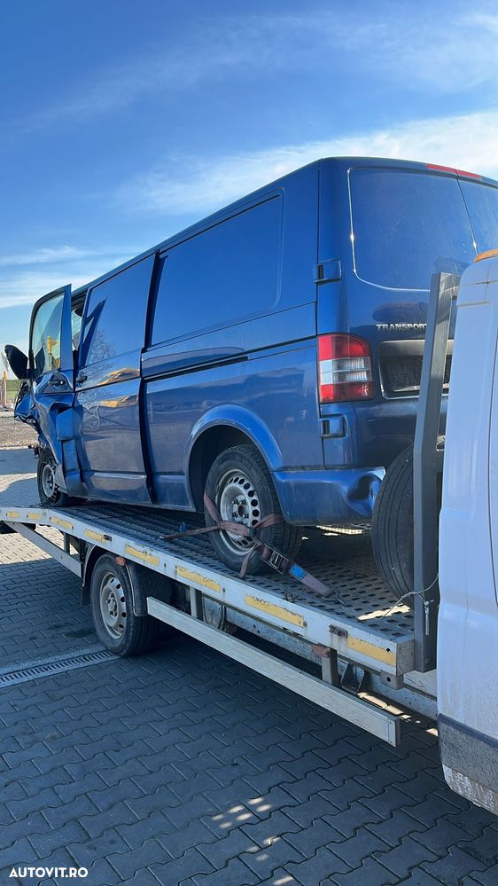 Dezmembram Volkswagen T5 2.0 TDI din 2011 - 2