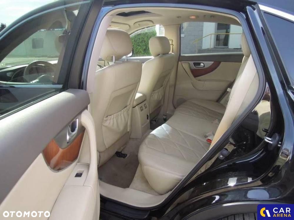 Infiniti QX70 - 19