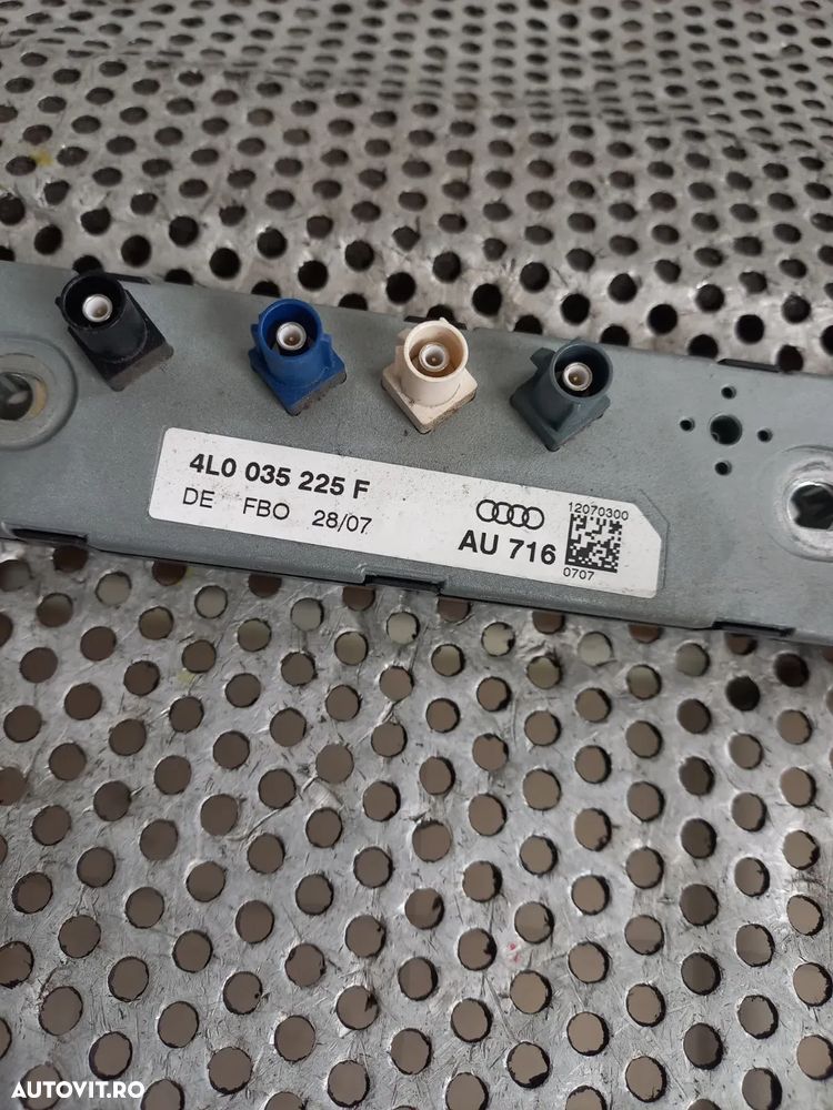 Amplificator Antena Audi Q7 4L Cod 4LF - Dezmembrari Arad - 2