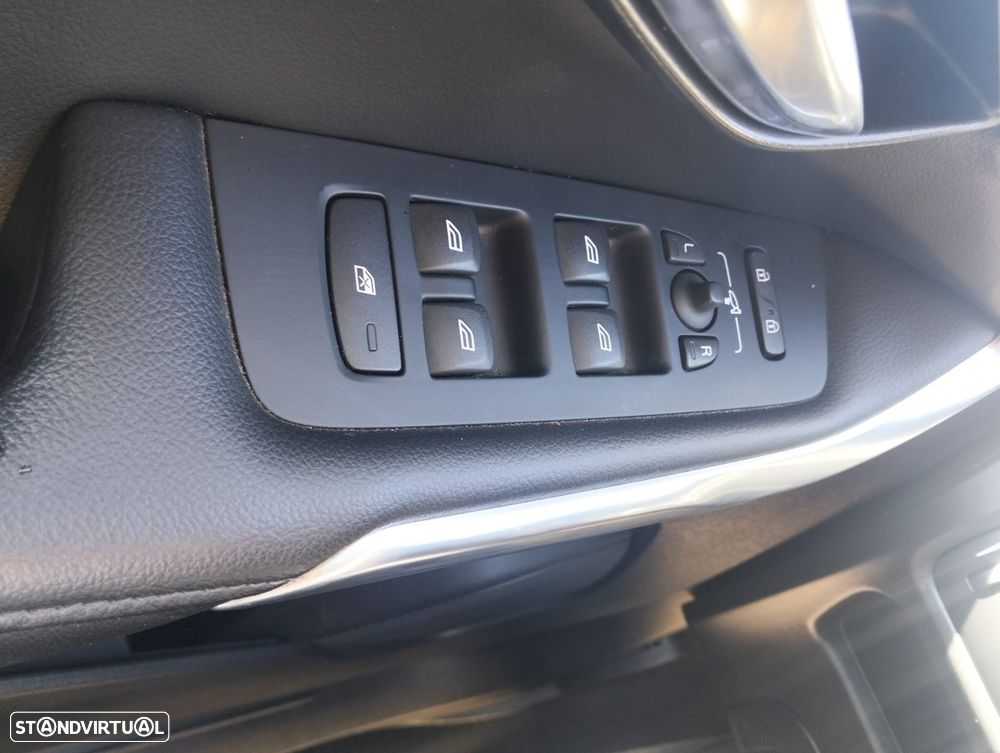 Volvo V40 D2 Inscription - 11
