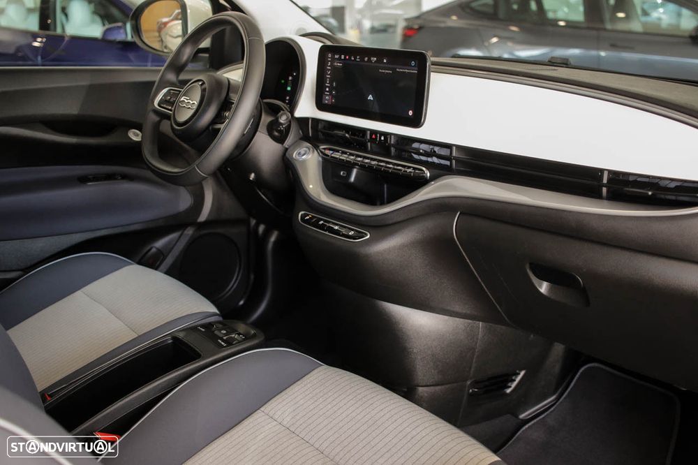 Fiat 500e 3 + 1 42kWh Icon - 7