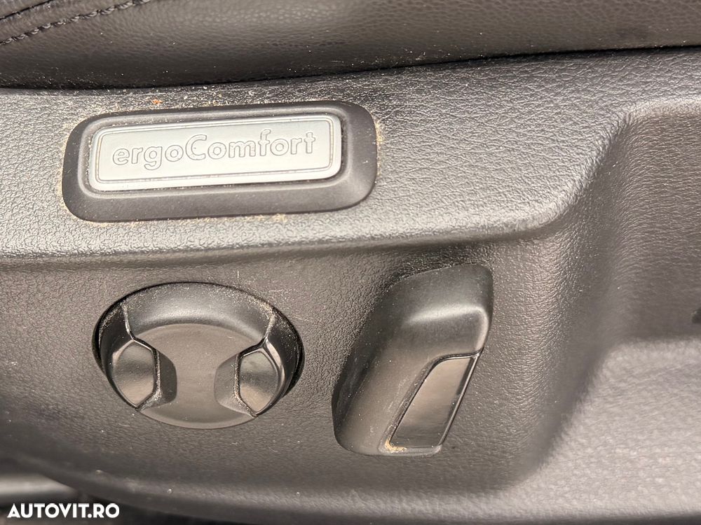 Volkswagen Passat 1.6 TDI SCR DSG Business - 21