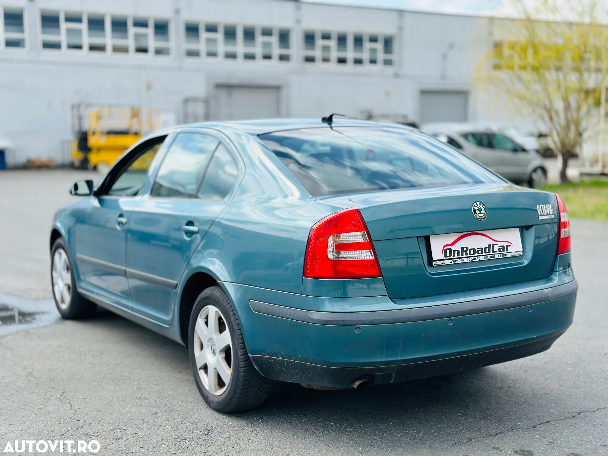 Skoda Octavia 1.6 FSI Elegance Aut - 4