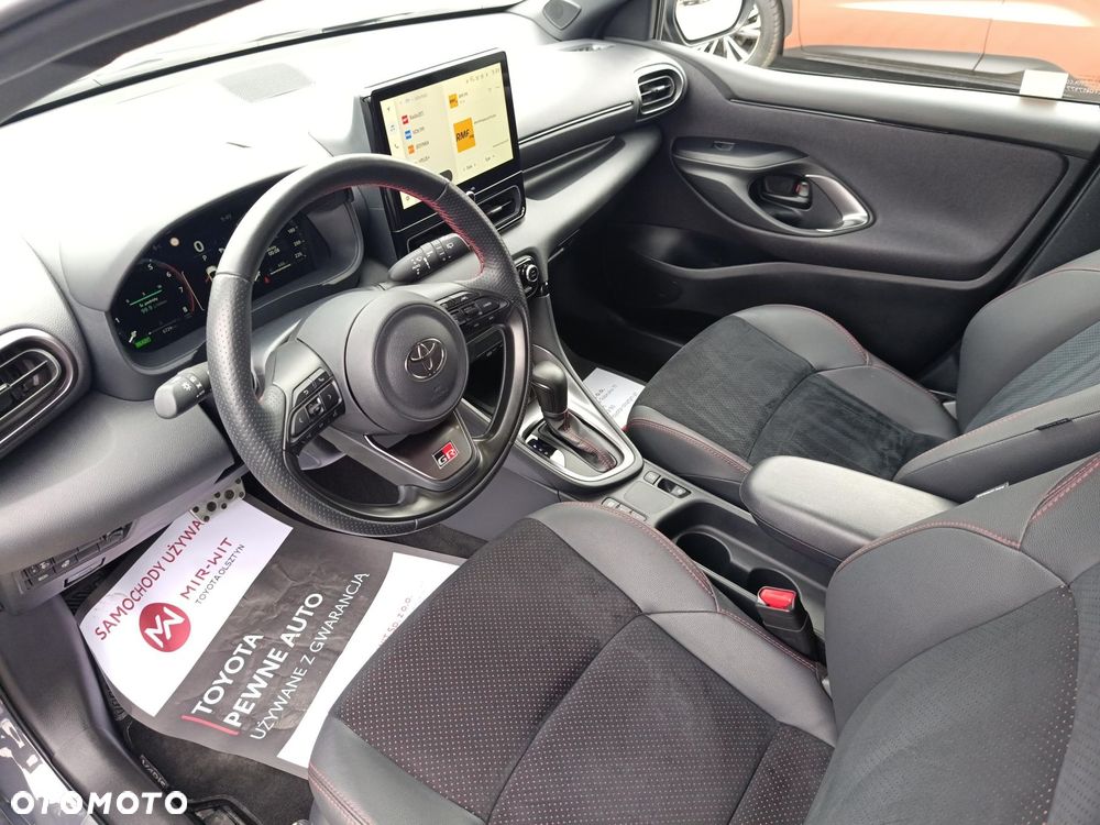 Toyota Yaris Hybrid 1.5 GR Sport - 26