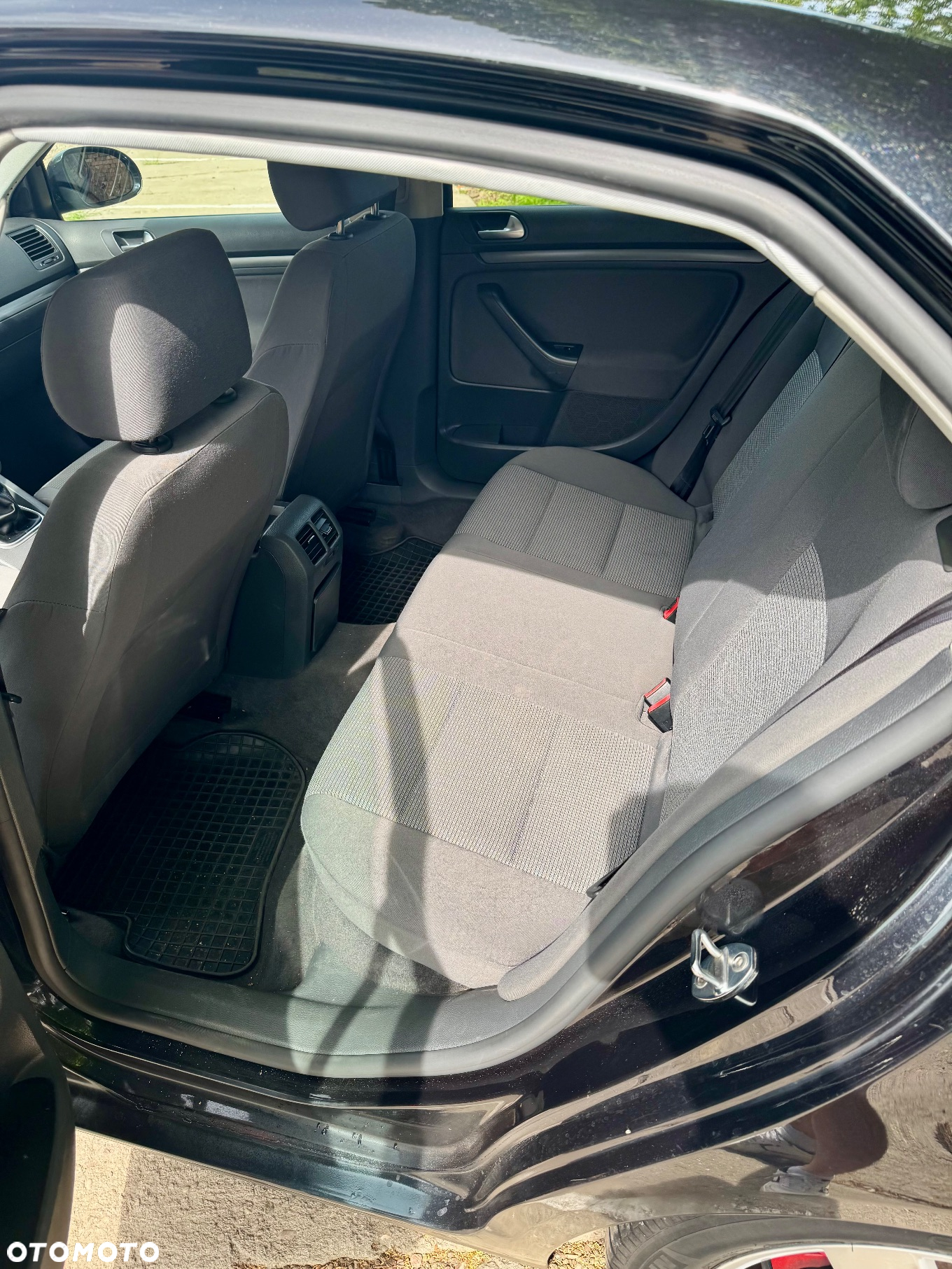 Volkswagen Jetta - 8