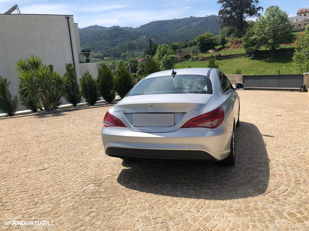 Mercedes-Benz CLA 200 CDI Urban - 10