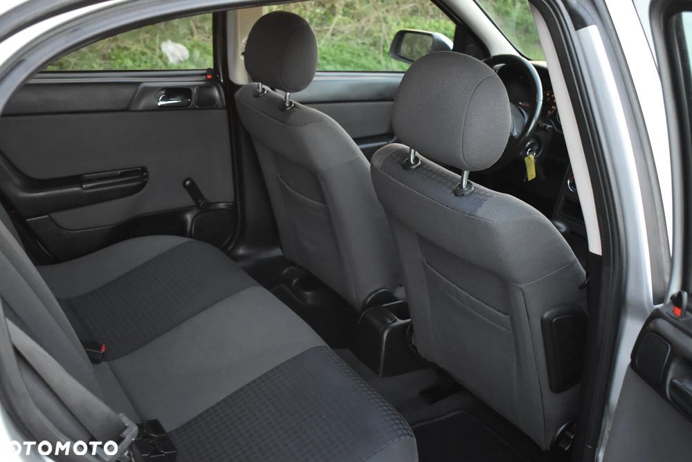Opel Astra 1.6 NJoy - 21