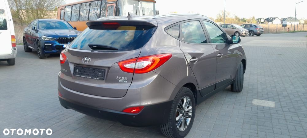 Hyundai ix35 1.7 CRDi 2WD blue Finale Gold - 18