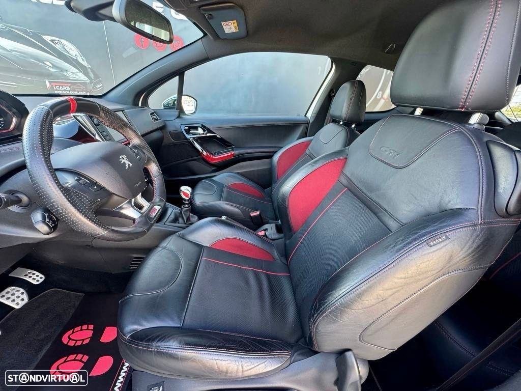 Peugeot 208 1.6 THP GTi - 11