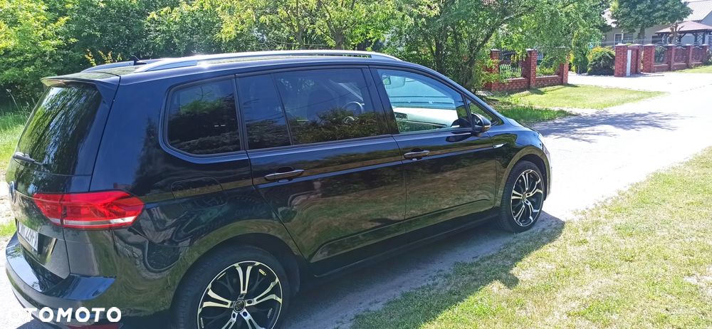 Volkswagen Touran - 4