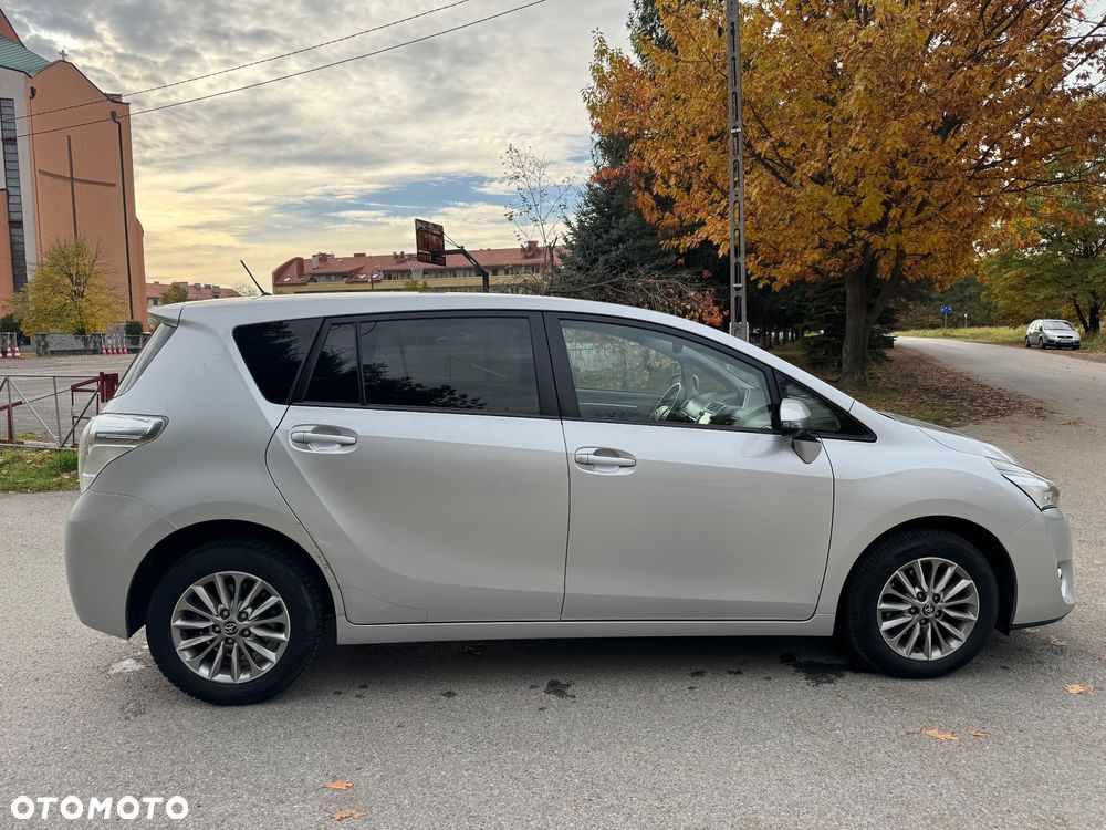 Toyota Verso 1.8 Prestige 7os - 4