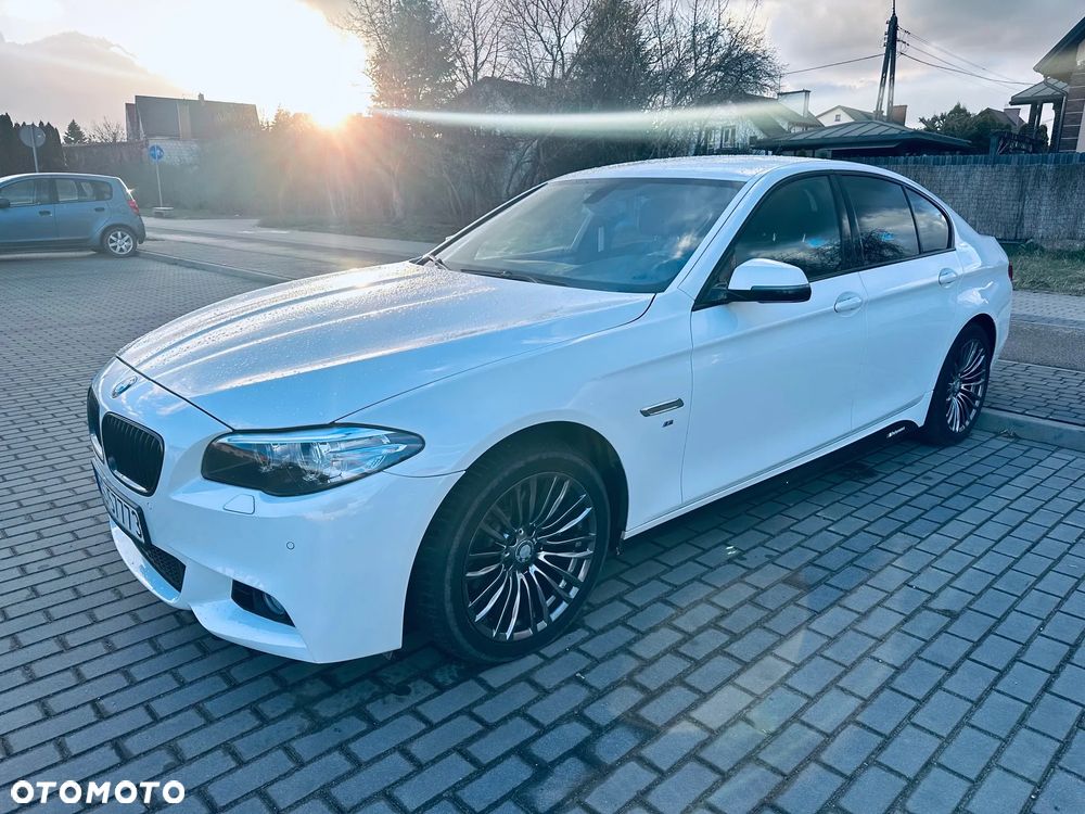BMW Seria 5 525d xDrive Luxury Line - 2
