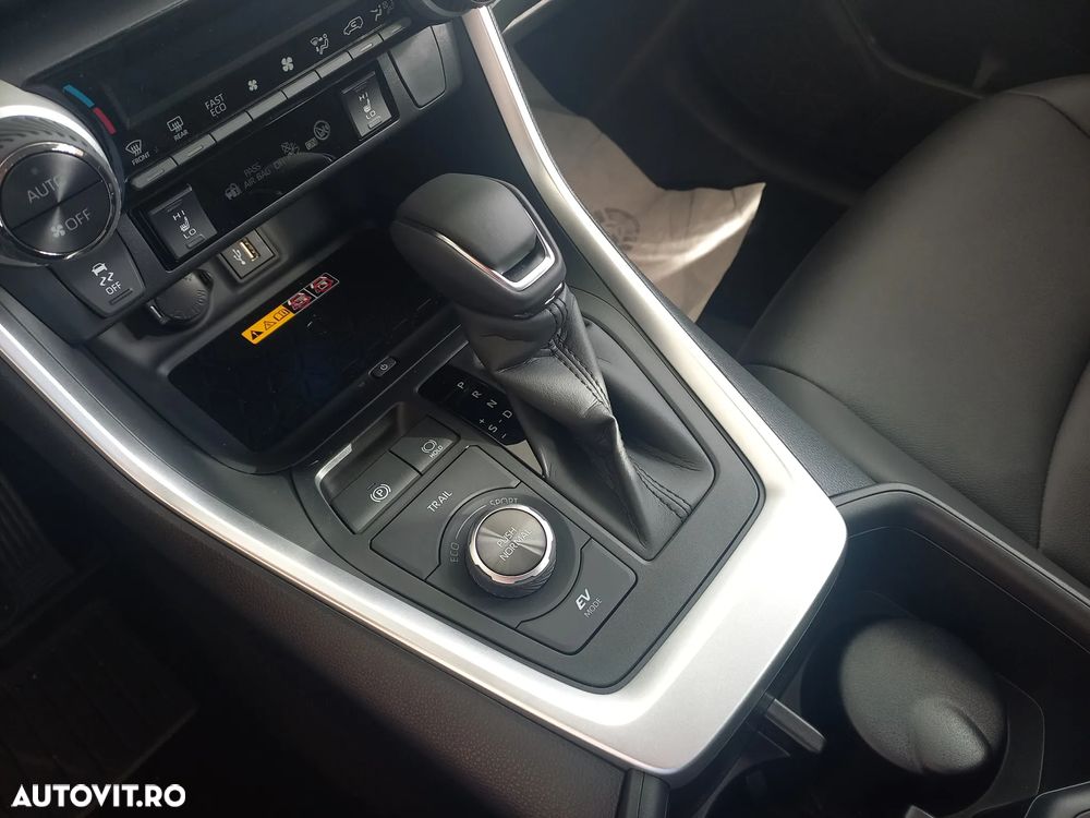 Toyota RAV4 2.5 Hybrid VVT-iE 4x4 Luxury - 18