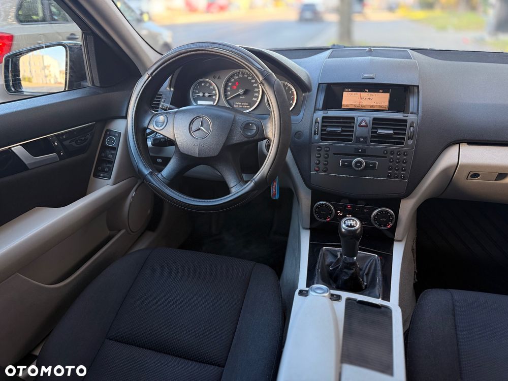 Mercedes-Benz Klasa C 180 T Kompressor BlueEFFICIENCY Elegance - 6