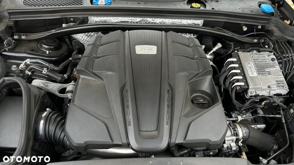 Porsche Macan Turbo PDK - 19