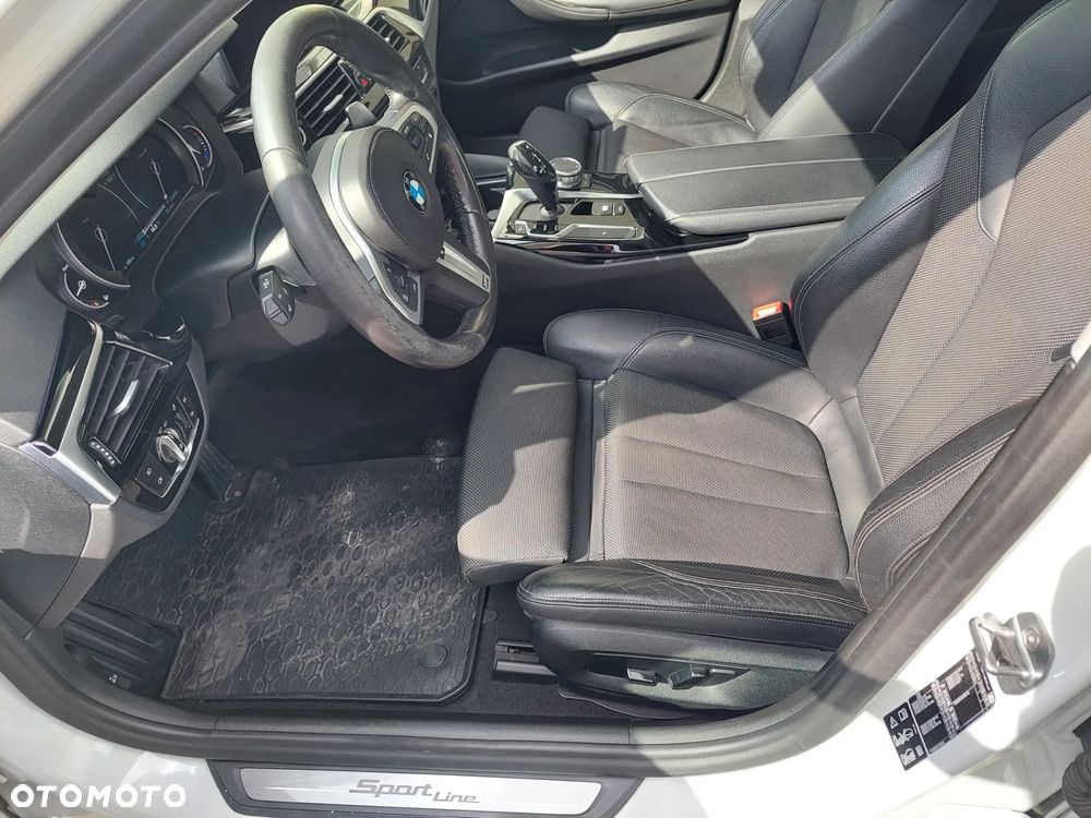 BMW Seria 5 520d xDrive Sport Line sport - 9