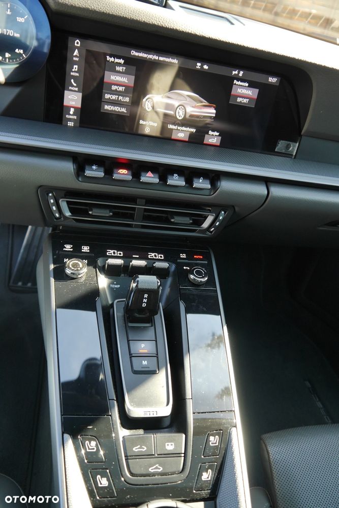 Porsche 911 Carrera 4S - 18