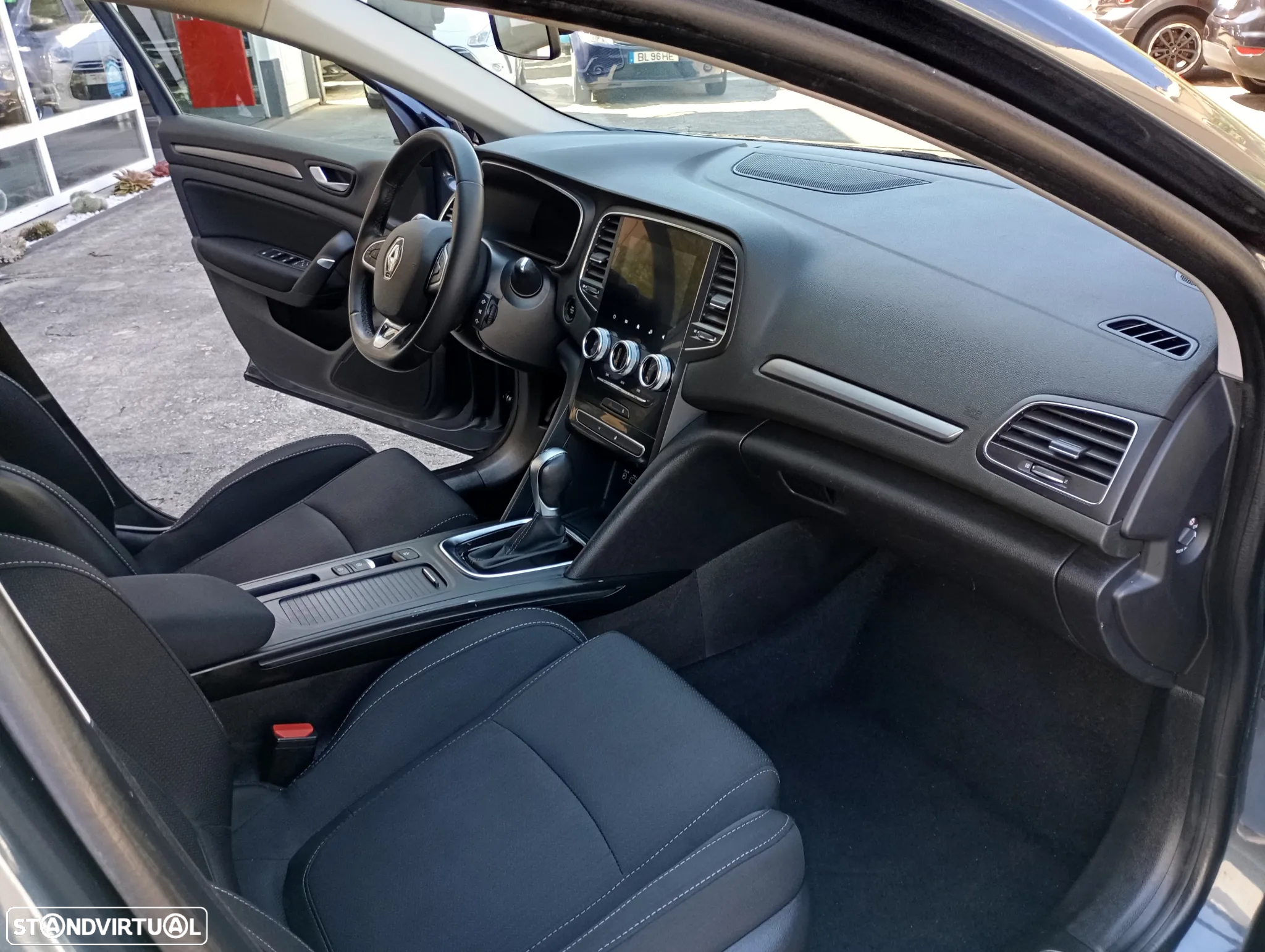 Renault Mégane 1.6 Plug-In Equilibre - 11