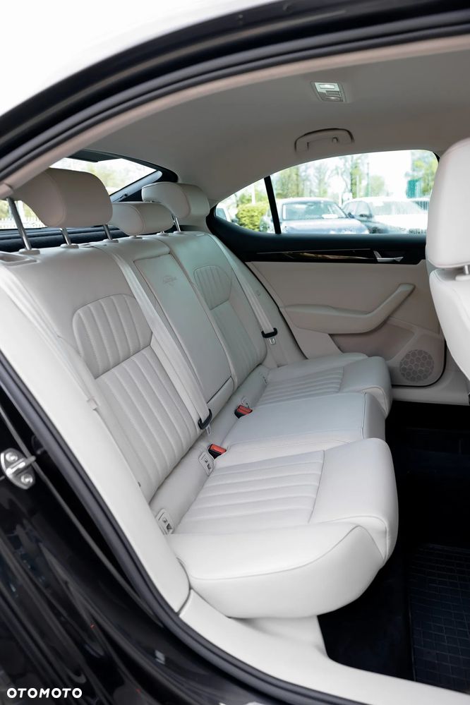 Skoda Superb 2.0 TDI 4x4 L&K DSG - 15