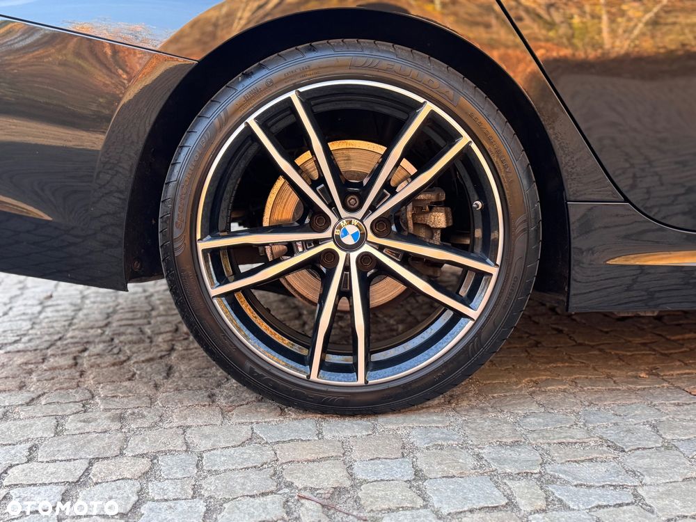 BMW Seria 3 320d Touring M Sport - 19