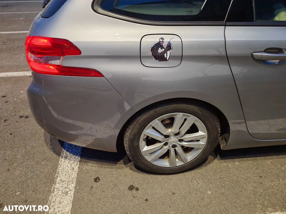 Peugeot 308 1.2 L PureTech Turbo S&S Acces - 6