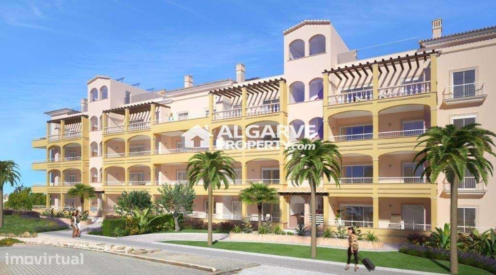 Lagos -  Espaçoso T2  em fase de construção perto da PRAIA