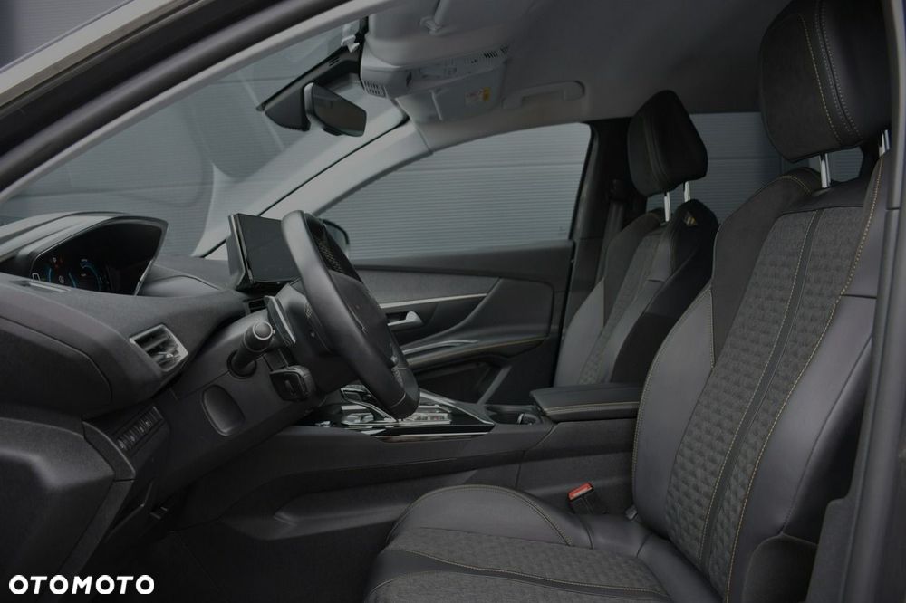 Peugeot 3008 1.6 PureTech Hybrid PHEV Road Trip S&S EAT8 - 20
