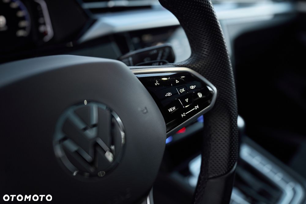 Volkswagen Arteon 2.0 TDI SCR DSG R-Line - 22