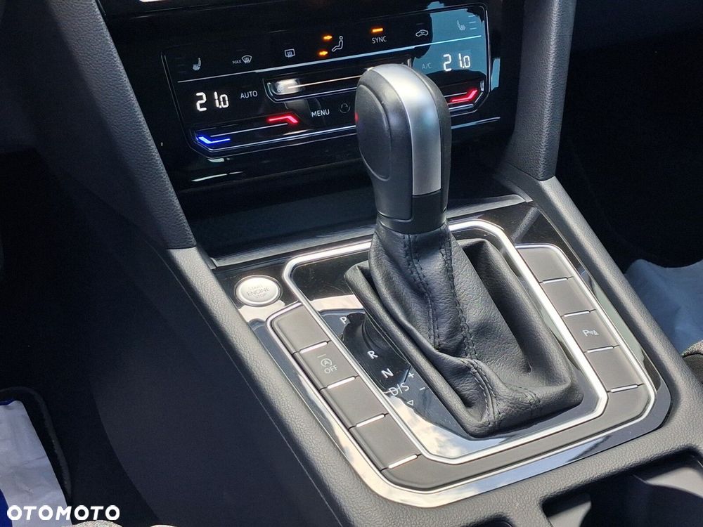 Volkswagen Passat - 17