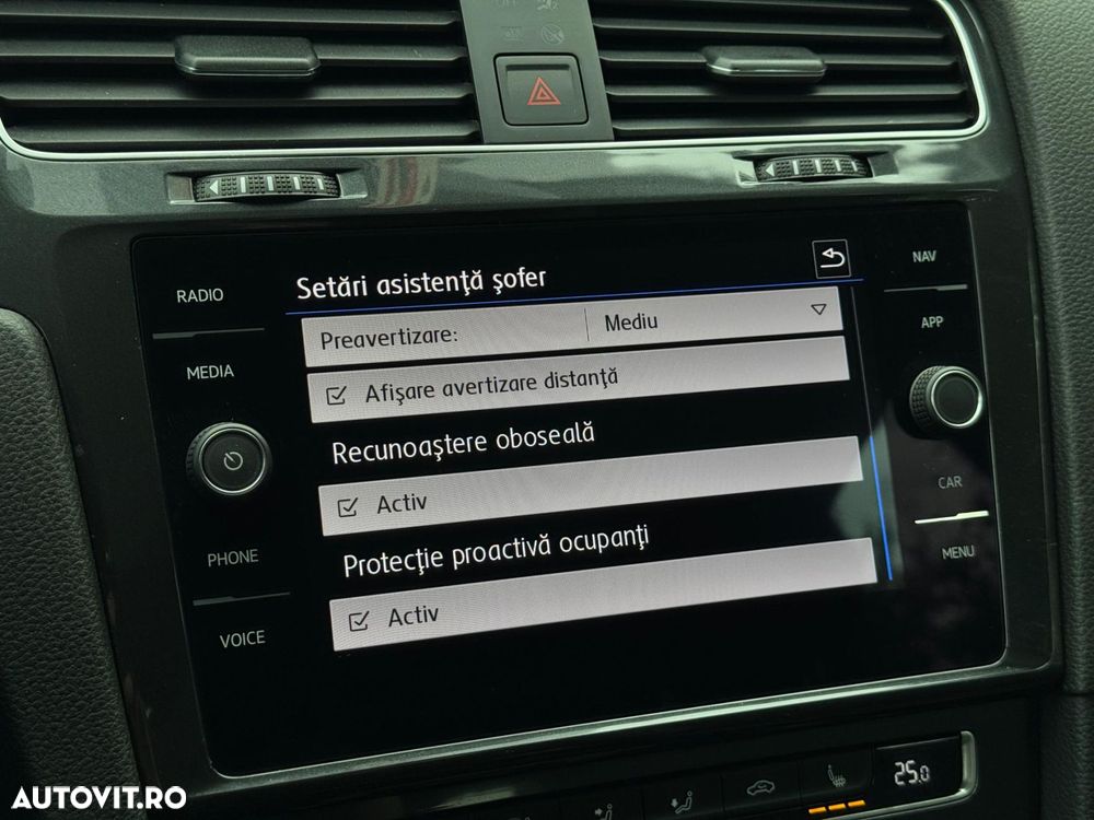 Volkswagen Golf - 16